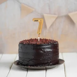 Chiffre 3D 7 doré sur pique