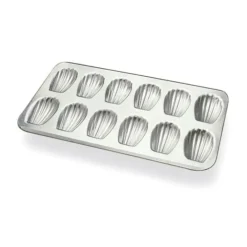 Plaque à 12 madeleines en fer blanc Gobel